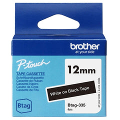 Fita Brother Btag-335 12mm - Texto branco sobre fundo preto - Medidas 12mm x 4 metros - Adequada para PTN10, PTN20, PTN25BT