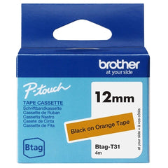Fita Brother Btag-T31 12 mm - Texto preto sobre fundo laranja - Medidas 12 mm x 4 metros - Adequada para PTN10, PTN20, PTN25BT