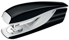 Petrus 635 WOW Grapadora Metalica + Caja de 200 Grapas - Hasta 30 Hojas - Extraegrapas Integrado - Grapado Cerrado, Abierto y Clavado - Color Negro Metalizado