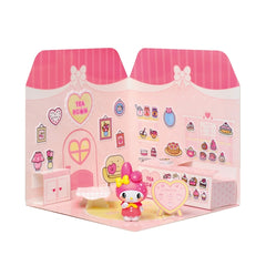 Comansi Sticker House My Melody Tea RoomÂ - Incluye Figura - Stickers Lavables -  Escenario Adorable - Juego Creativo