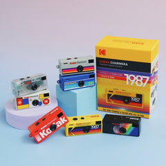 Kodak Charmera Camara Digital Instantanea Retro - 1.6M Megapixels - TamaÃ±o Diminuto/Llavero - Bateria Recargable - Peso 30g - Modelo Aleatorio